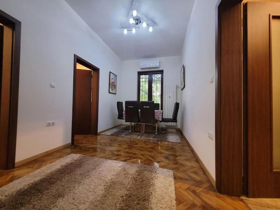 Luxury Centre Apartemen *